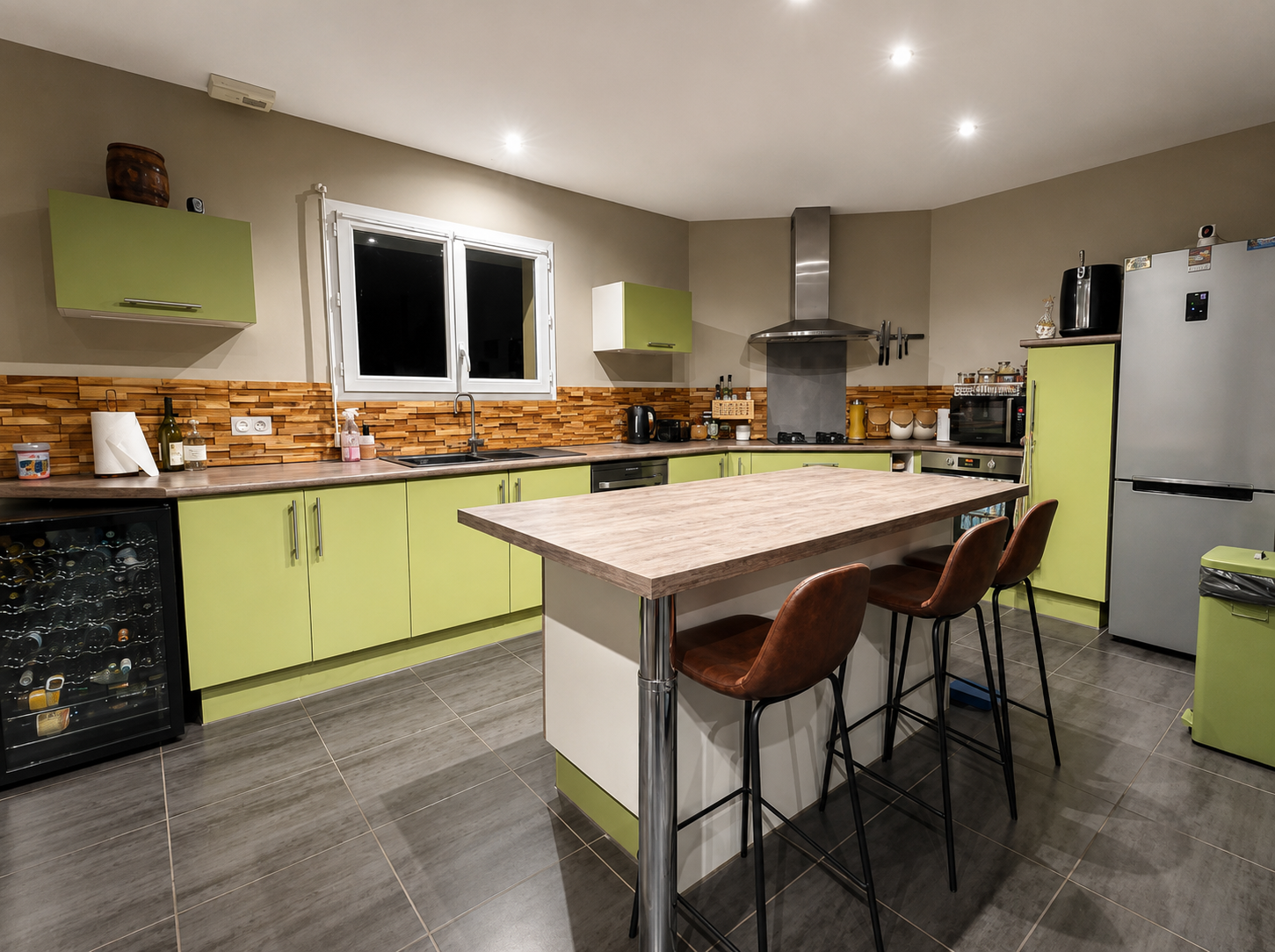 Covering cuisine complète intérieur extérieur , réalisé par ZS design Lescar